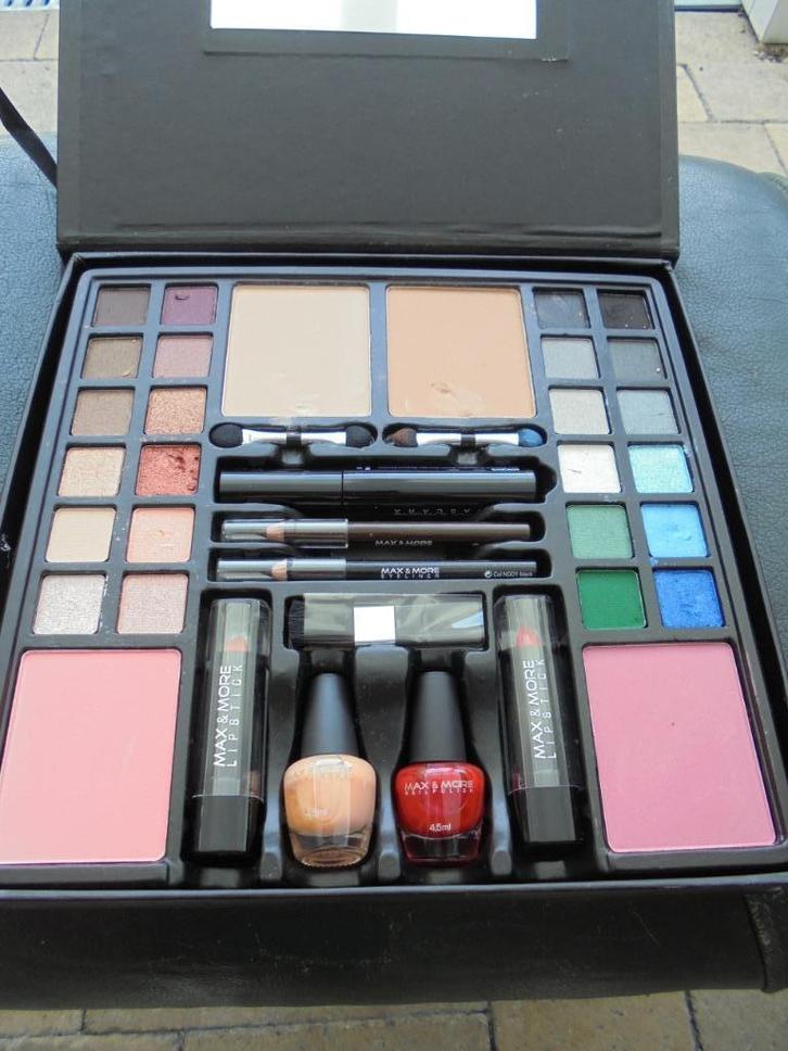 make up set, Sieraden, Tassen en Uiterlijk, Uiterlijk | Cosmetica en Make-up, Zo goed als nieuw, Make-up, Gehele gezicht, Overige kleuren