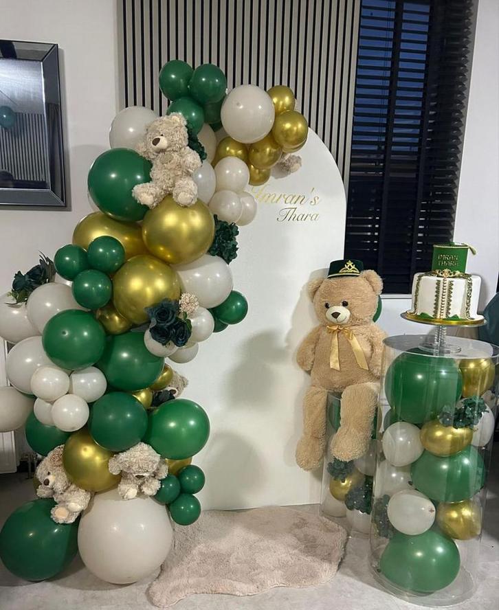 Gepersonaliseerde backdrop, tafels, napoleon stoelen en meer, Hobby en Vrije tijd, Feestartikelen | Verhuur, Zo goed als nieuw