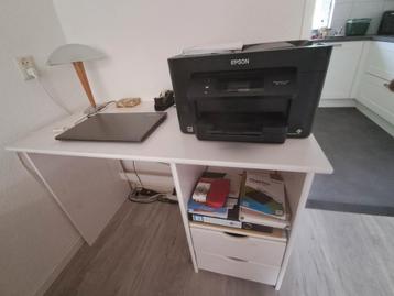 Bureau  beschikbaar voor biedingen