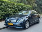 Mercedes-Benz E-Klasse E200cgi Coupe W212 Aut7 2013 Blauw, Auto's, Mercedes-Benz, Achterwielaandrijving, 1800 kg, 4 cilinders