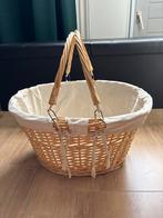 Rieten mand met Stoffen Voering, Huis en Inrichting, Woonaccessoires | Schalen en Manden, Ophalen, Mand, Zo goed als nieuw, Riet