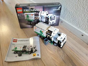 Lego technic 42167 Mack  Garbage truck. beschikbaar voor biedingen