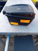 Helm Koffer €25  voor op de brommer, Ophalen