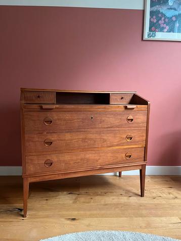 Deens design vintage secretaire beschikbaar voor biedingen