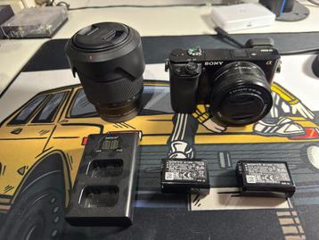 Sony A6000 lage shuttercount met 2 lenzen, 2 accus beschikbaar voor biedingen
