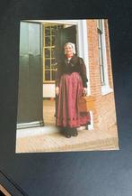 Soester dame met oorijzerdracht, Ophalen of Verzenden, 1960 tot 1980, Ongelopen, Klederdracht