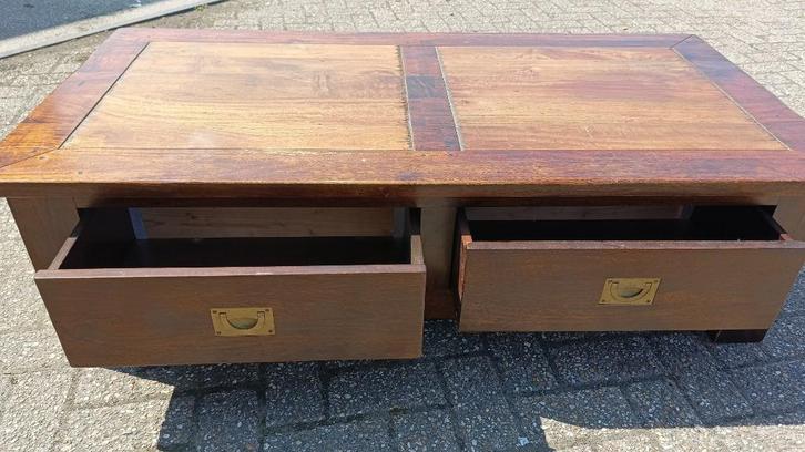 Prachtige notenhouten salontafel met 2 grote lades, Huis en Inrichting, Tafels | Salontafels, Gebruikt, Minder dan 50 cm, 50 tot 100 cm