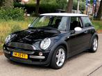 Mini Cooper 1.6-16V / Airco / Leer / LM-V / Centrale-V /, Voorwielaandrijving, 1025 kg, 15 km/l, Zwart