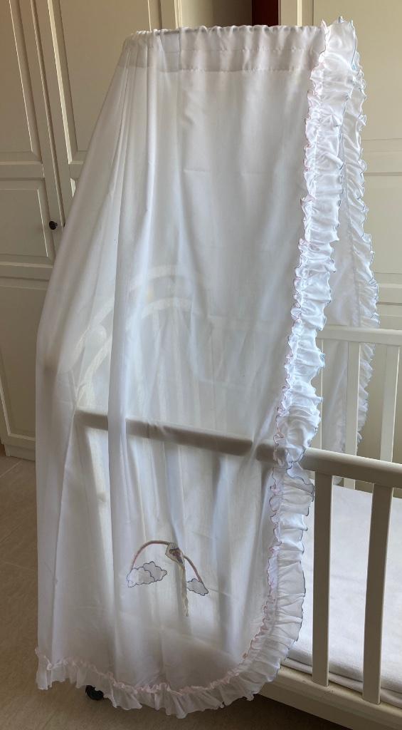 sluier / hemeltje regenboog/vlieger, Kinderen en Baby's, Kinderkamer | Beddengoed, Gebruikt, Overige typen, Wit, Jongetje of Meisje