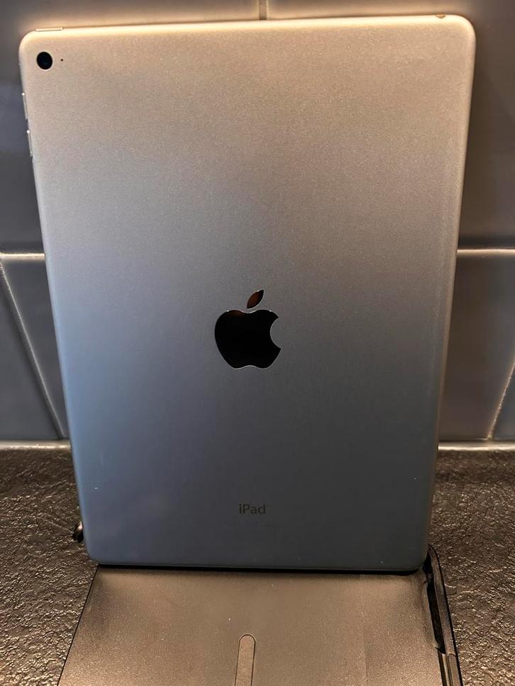 iPad Air 2 + Belkin Keyboard, Computers en Software, Apple iPads, Gebruikt, Apple iPad Air, Wi-Fi, 9 inch, 64 GB, Grijs, Ophalen of Verzenden