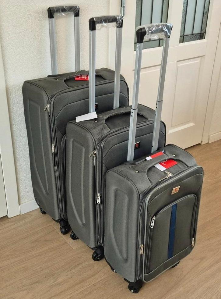 Diverse 3 delige kofferset voor € 85 (NIEUW), Sieraden, Tassen en Uiterlijk, Koffers, Nieuw, Hard kunststof, 70 cm of meer, Ophalen of Verzenden