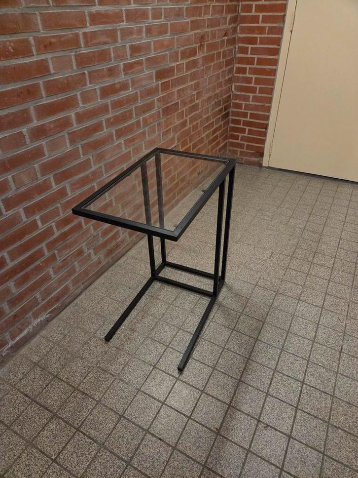IKEA Laptop Tafel - Bijzettafel, Huis en Inrichting, Tafels | Bijzettafels, Rechthoekig, Minder dan 55 cm, Glas, Ophalen