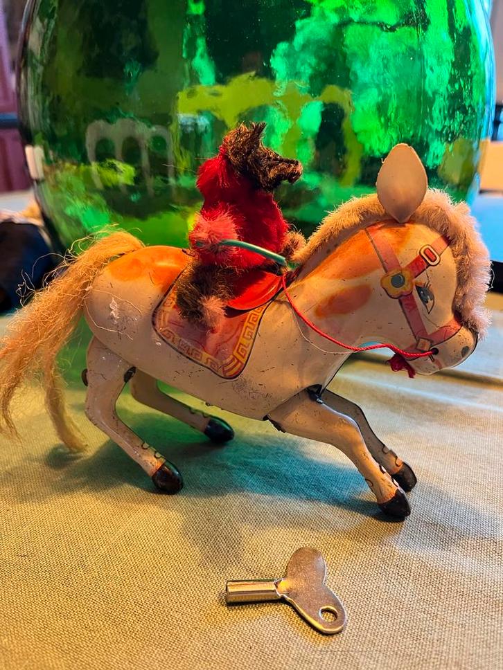 Oud blikken speelgoed paard met ruiter, Antiek en Kunst, Antiek | Speelgoed, Ophalen of Verzenden