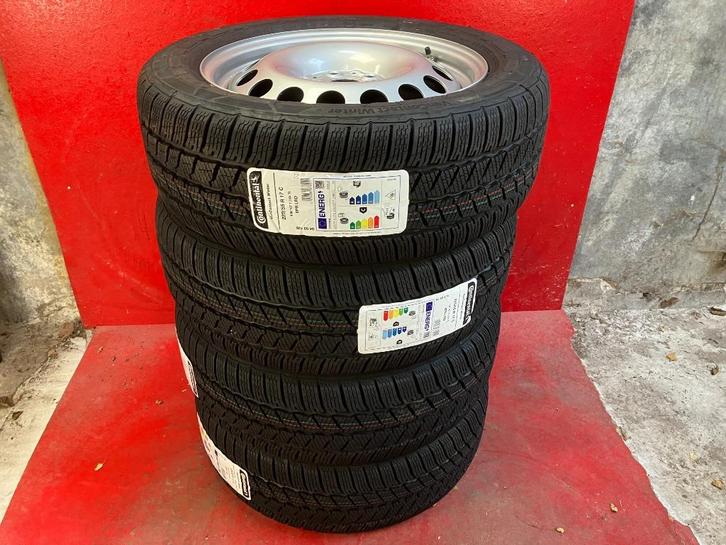 Nieuwe winterbanden Mercedes Vito 225/55R17 Continental, Auto-onderdelen, Banden en Velgen, Banden en Velgen, Winterbanden, 17 inch