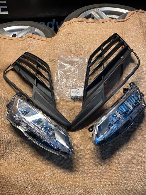 Seat Leon Ateca Mistlampen Grill Orgineel nieuw, Auto-onderdelen, Verlichting, Seat, Nieuw, Ophalen