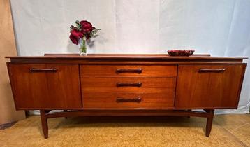 Gratis bezorging!MidCentury Retro Vintage Teak Dressoir 1960 beschikbaar voor biedingen