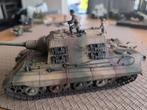 Duitse tankvernietiger Jagdtiger met soldaten Schaal 1:35, Hobby en Vrije tijd, Ophalen of Verzenden, Zo goed als nieuw
