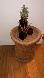 Tafeltje, Huis en Inrichting, Woonaccessoires | Schalen en Manden, Ophalen, Zo goed als nieuw, Rond, Riet