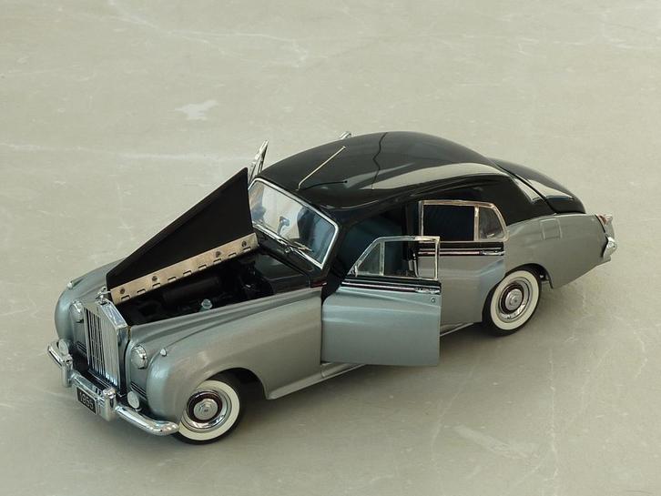 Franklin Mint 1-24 1955 Rolls Royce Silver Cloud, NIEUWSTAAT, Hobby en Vrije tijd, Modelauto's | 1:24, Zo goed als nieuw, Auto