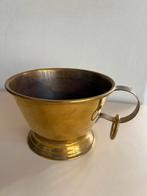 Antieke Messing Maatbeker Roomschep met oor en ophangring, Antiek en Kunst, Curiosa en Brocante, Ophalen of Verzenden