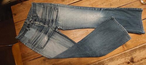 Vintage Levi's flared maat 30/ 32. Past maat 38, Kleding | Dames, Spijkerbroeken en Jeans, Gedragen, W30 - W32 (confectie 38/40)