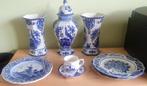 Delftsblauw vaas, borden en kop en schotel, Antiek en Kunst, Ophalen