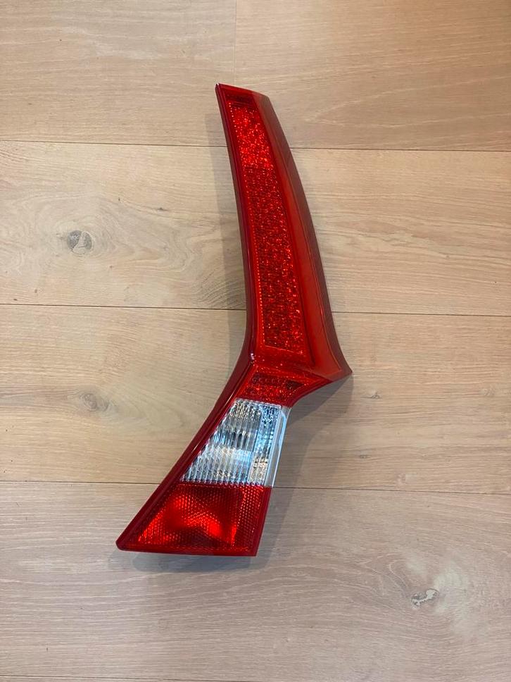 Volvo V70 XC70 p3 2007-2013 achterlicht rechtsboven(op klep), Auto-onderdelen, Verlichting, Volvo, Gebruikt, Ophalen of Verzenden
