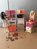 Barbie keuken met keukenspullen en 2 barbies, Kinderen en Baby's, Speelgoed | Poppen, Ophalen, Gebruikt, Barbie