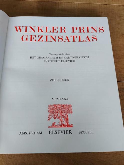 Gezinsatlas van Winkler Prins uitgegeven 1980, Boeken, Atlassen en Landkaarten, Zo goed als nieuw, Wereld, Ophalen of Verzenden