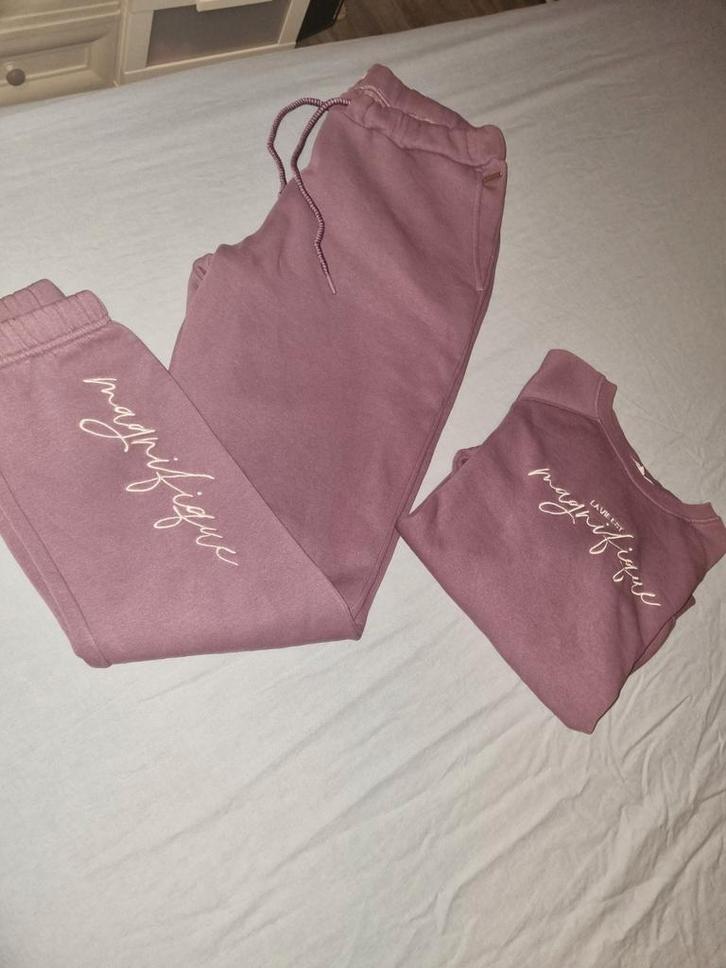 Paars trainingspak Revelation - Maat M/L, Kleding | Dames, Overige Dameskleding, Zo goed als nieuw, Ophalen of Verzenden