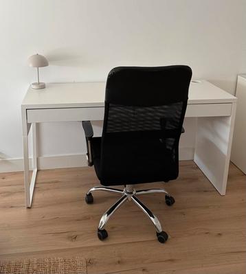 Ikea bureau + bureaustoel  beschikbaar voor biedingen