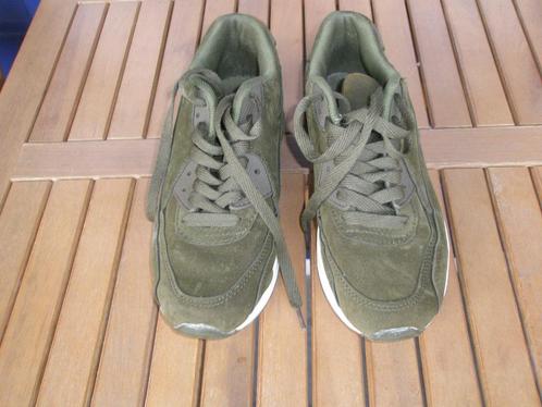 Mooie dames sneakers , nieuwstaat , donkergroen , maat 39, Kleding | Dames, Schoenen, Zo goed als nieuw, Sneakers of Gympen, Groen