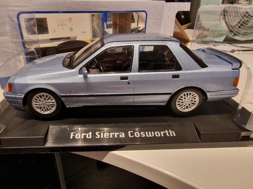 Ford Sierra Cosworth 1/18, Hobby en Vrije tijd, Modelauto's | 1:18, Ophalen of Verzenden, Nieuw, Auto, Overige merken