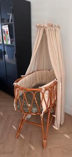 Rotan wieg incl. matras, hemeltje en bedomrander, Ophalen, Zo goed als nieuw, Wieg