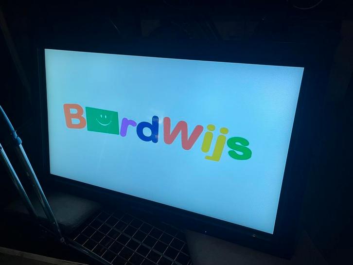 Digibord bordwijs 55 inch., Audio, Tv en Foto, Televisie-accessoires, Zo goed als nieuw, Ophalen of Verzenden