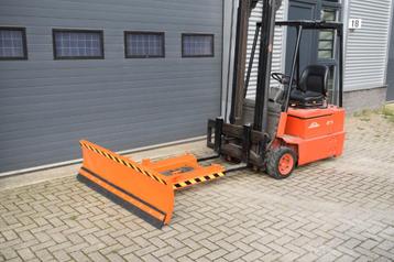 Sneeuwschuif Vuilschuif Modderschuiver Heftruck beschikbaar voor biedingen