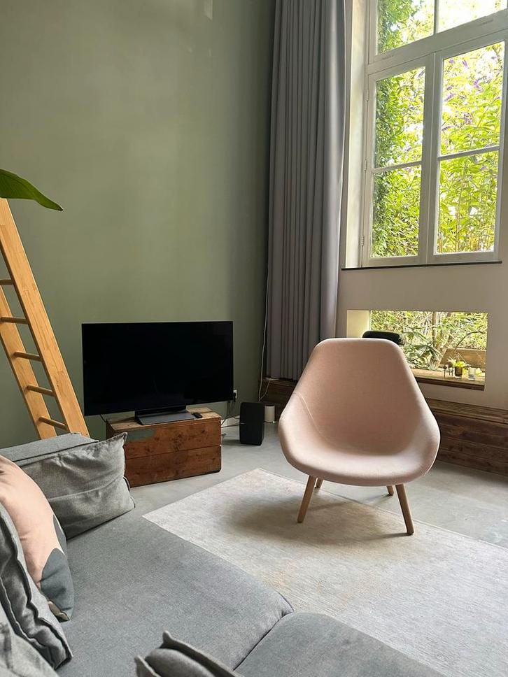 Hay About A Lounge Chair AAL92 - Lichtroze, Huis en Inrichting, Stoelen, Zo goed als nieuw, Eén, Hout, Overige kleuren, Ophalen