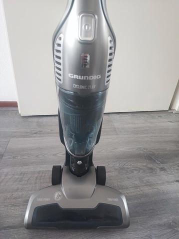 Grundig 2-in-1 Accu Stofzuiger VCH 9832 - Zo goed als nieuw beschikbaar voor biedingen