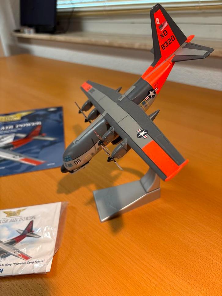 Corgi Lockheed LC-130F Hercules 1:144, Hobby en Vrije tijd, Modelbouw | Auto's en Voertuigen, Zo goed als nieuw, Auto, 1:50 of kleiner