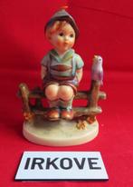 HUMMEL * JONGETJE OP HET HEK * Oudje *, Verzamelen, Beelden en Beeldjes, Verzenden, Zo goed als nieuw, Hummel