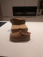UGG Tasman Luxe - Pantoffels, Kleding | Dames, Schoenen, UGG, Bruin, Ophalen of Verzenden, Zo goed als nieuw