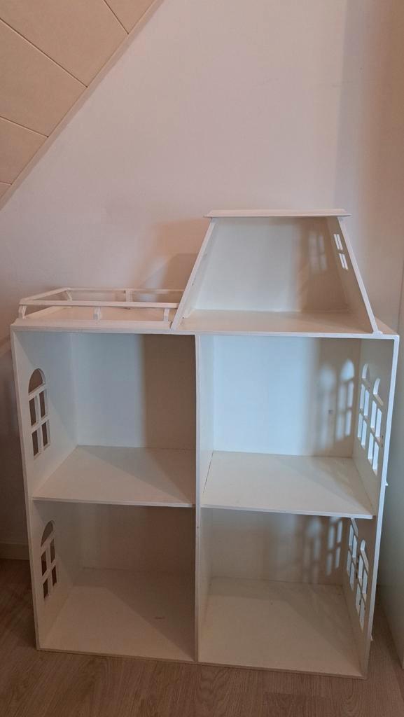 Groot barbie poppen huis van hout 135 hoog, Kinderen en Baby's, Speelgoed | Poppenhuizen, Zo goed als nieuw, Poppenhuis, Ophalen of Verzenden