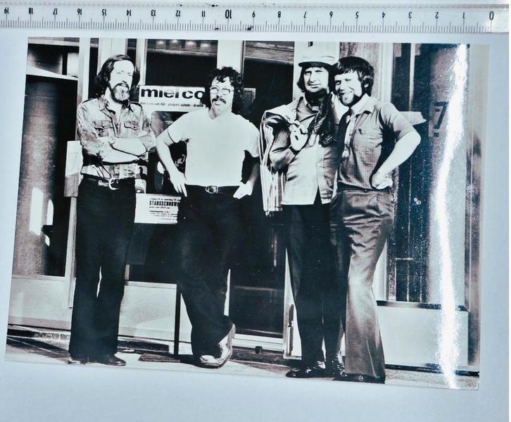 MIEL COOLS / LOUIS VAN DIJK trio-promofoto/kaart, Verzamelen, Muziek, Artiesten en Beroemdheden, Zo goed als nieuw, Foto of Kaart