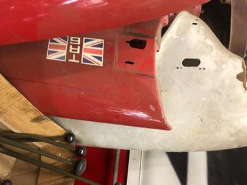 Triumph TR6 onderdelen beschikbaar voor biedingen