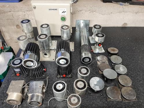 kleefmagneten gtv25 voeding ankerplaten tbv branddeuren, Hobby en Vrije tijd, Elektronica-componenten, Gebruikt, Ophalen