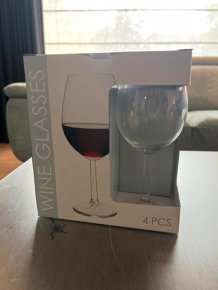 4 Rode Wijnglazen 58cl - Nieuw in Doos, Huis en Inrichting, Keuken | Servies, Nieuw, Glas of Glazen, Effen, Glas, Ophalen of Verzenden