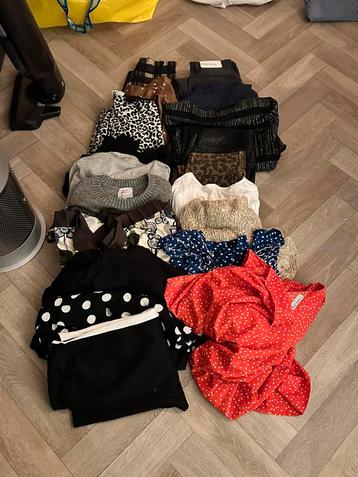Dames kledingpakket partij 19 stuks maat m beschikbaar voor biedingen