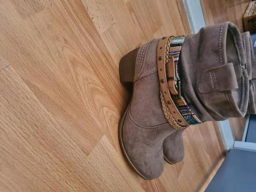 Laarsjes kort maat 39 Zo goed als nieuw!, Kleding | Dames, Schoenen, Zo goed als nieuw, Lage of Enkellaarzen, Overige kleuren