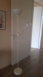 Staande lamp met 2x lichtbron. Ikea, Huis en Inrichting, Ophalen, Zo goed als nieuw, 150 tot 200 cm