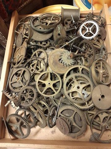 klok onderdelen beschikbaar voor biedingen